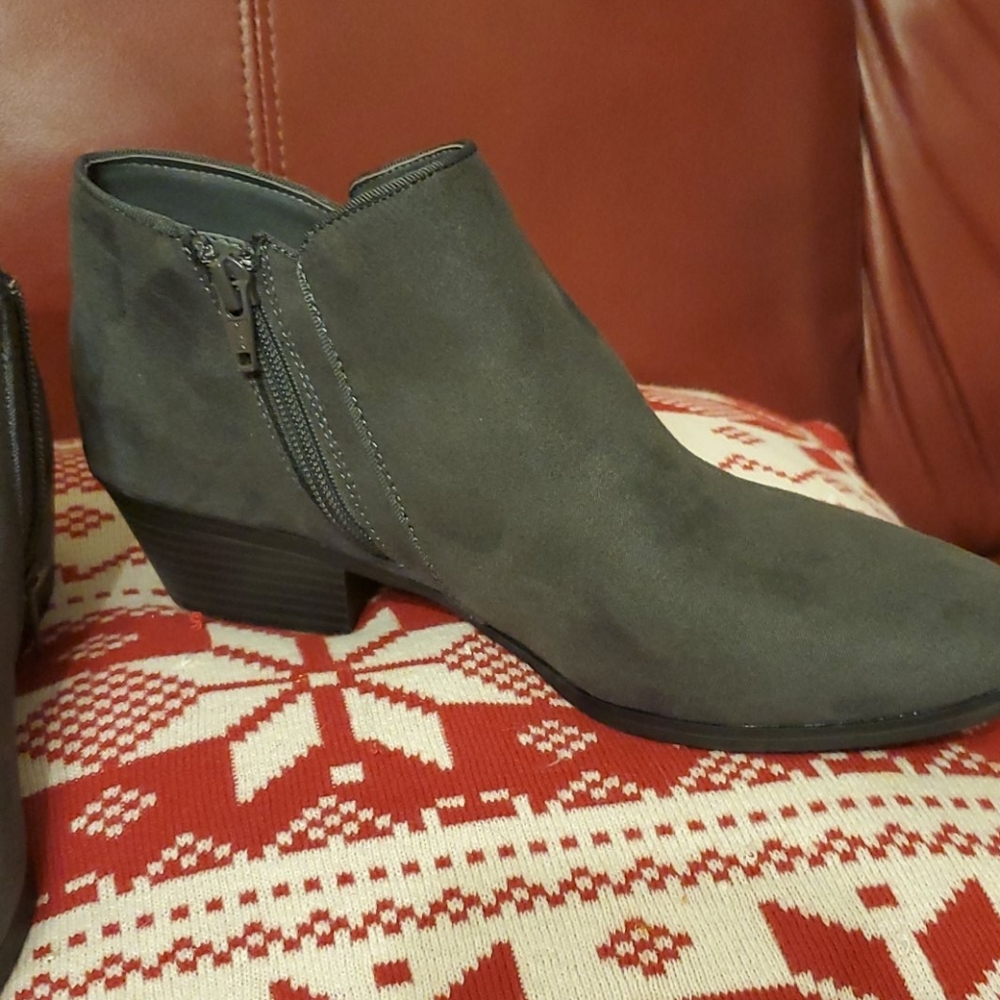 Style & Co. Ankle Booties - NWOT - Picture 3 of 10